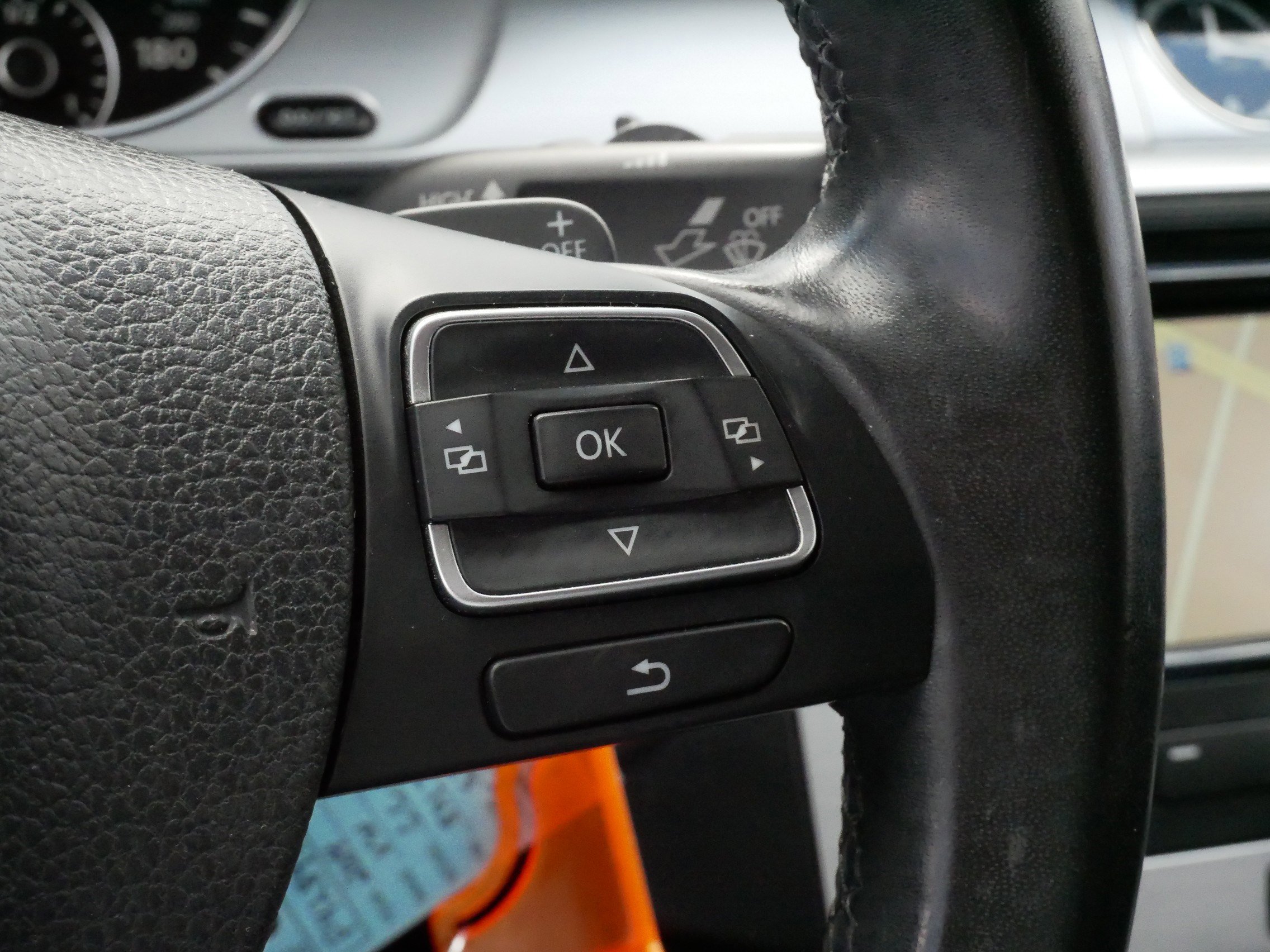 Used 2014 Volkswagen CC R-Line FWD image 25