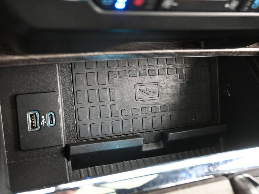 Used 2020 Ford Expedition Limited image 24