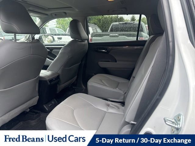 Used 2023 Toyota Highlander Limited AWD/4WD image 18