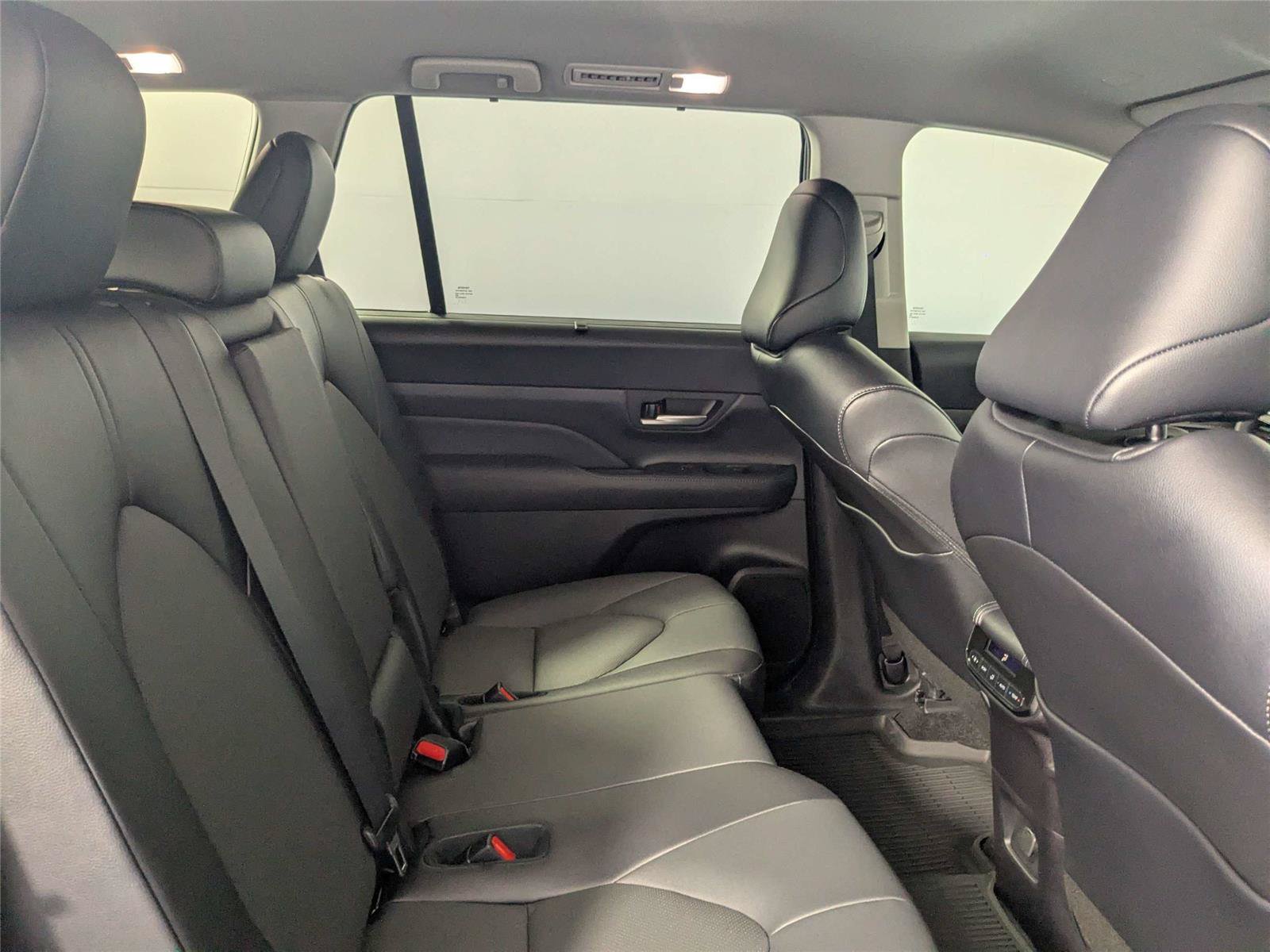 Certified 2025 Toyota Grand Highlander AWD Hybrid image 29