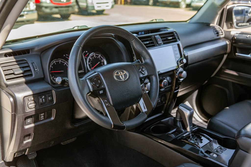 Used 2020 Toyota 4Runner TRD Off-Road Premium AWD/4WD image 10
