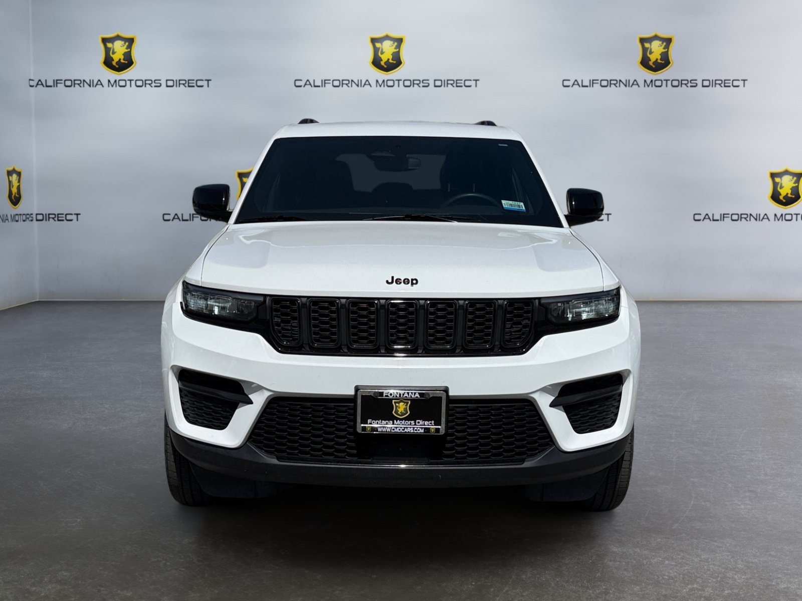 Used 2024 Jeep Grand Cherokee Altitude AWD/4WD image 8