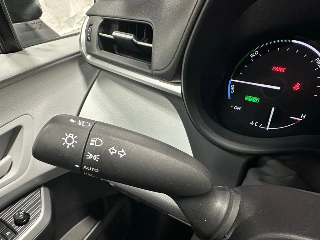 Used 2025 Toyota Sienna LE image 21