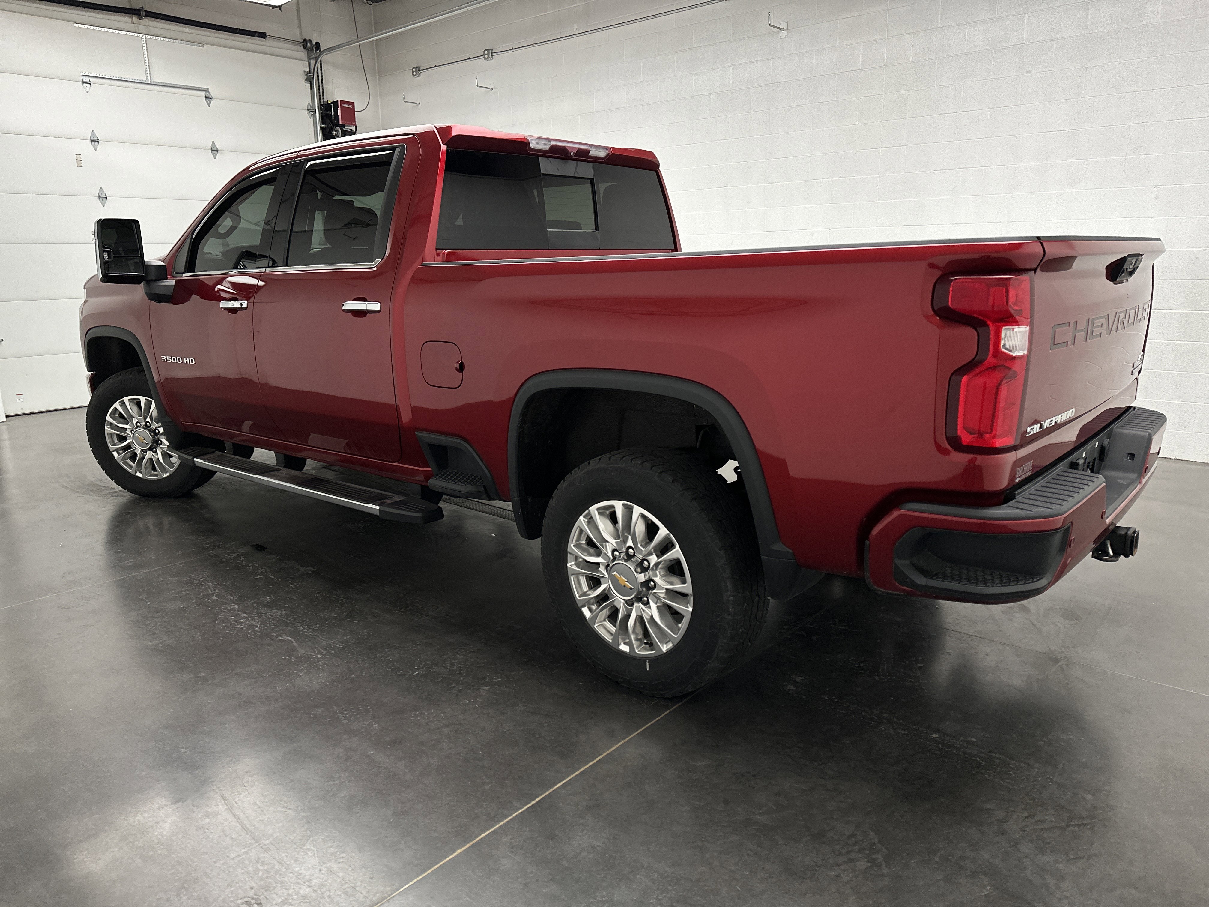 Used 2022 Chevrolet Silverado 3500 High Country AWD/4WD image 9