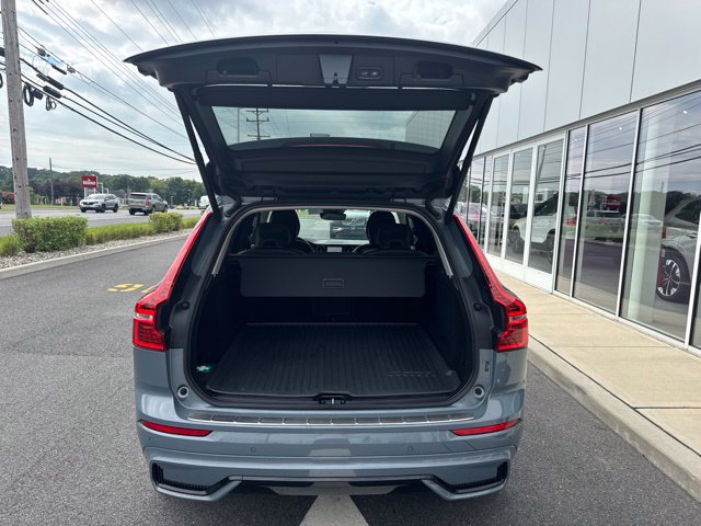 Certified 2024 Volvo XC60 B5 Core w/ Protection Package Premier AWD/4WD image 11