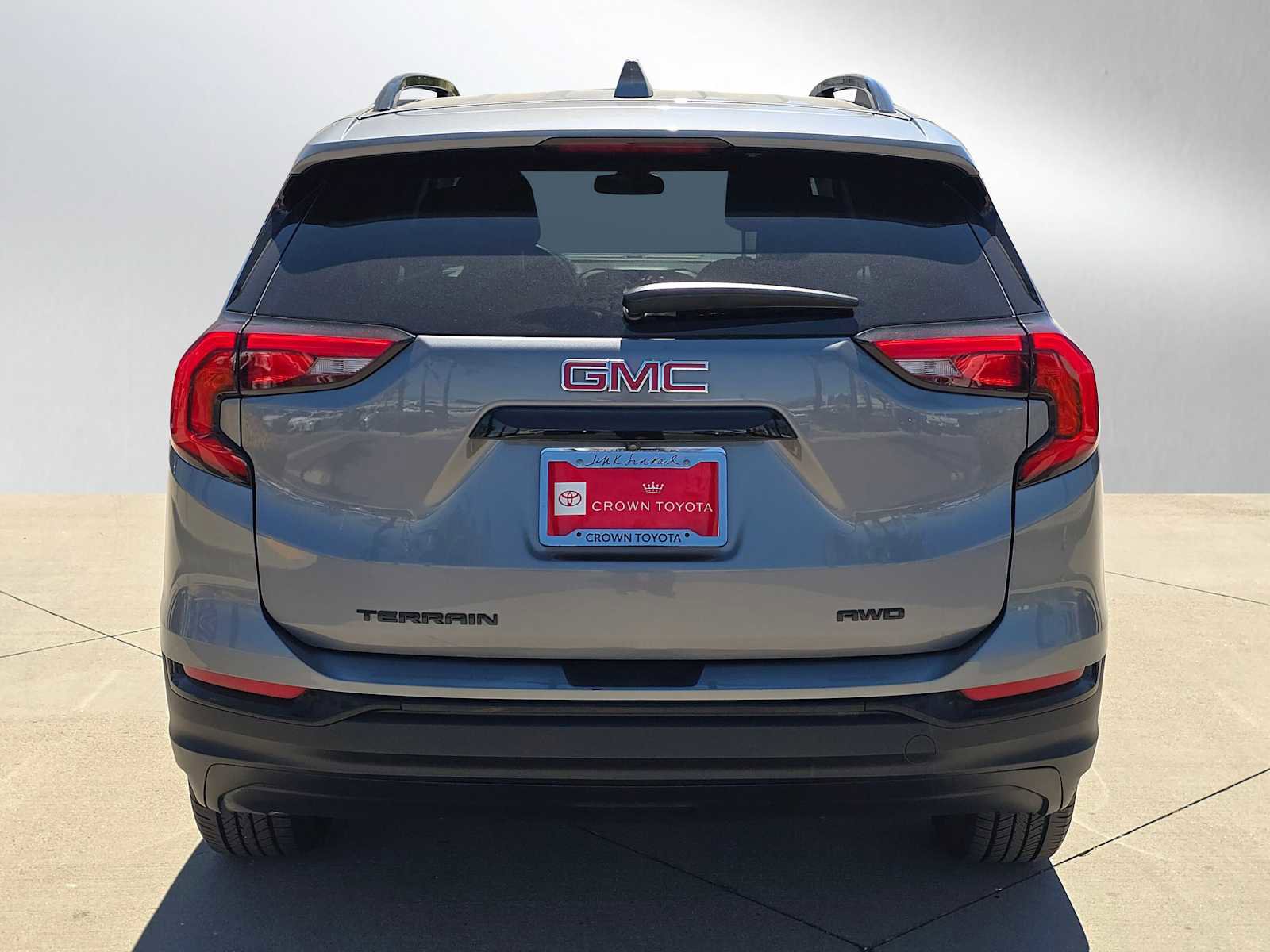 Used 2021 GMC Terrain SLE w/ Elevation Edition AWD/4WD image 4