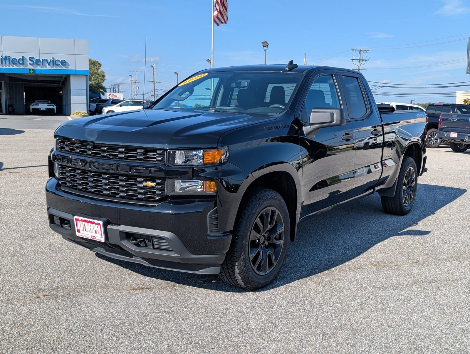 Used 2020 Chevrolet Silverado 1500 Custom w/ Custom Value Package AWD/4WD image 7