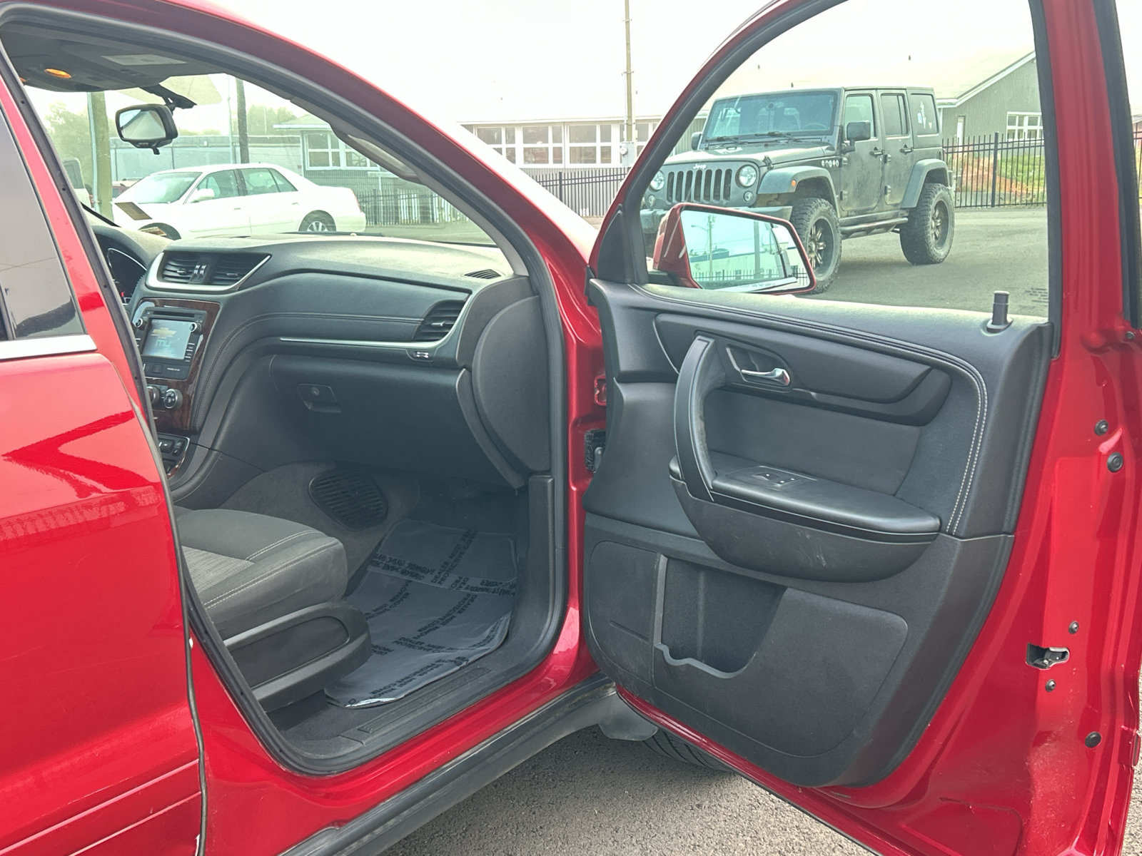 Used 2013 Chevrolet Traverse LT w/ All-Star Edition AWD/4WD image 25