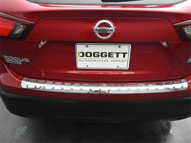 Used 2018 Nissan Rogue Sport SL image 16