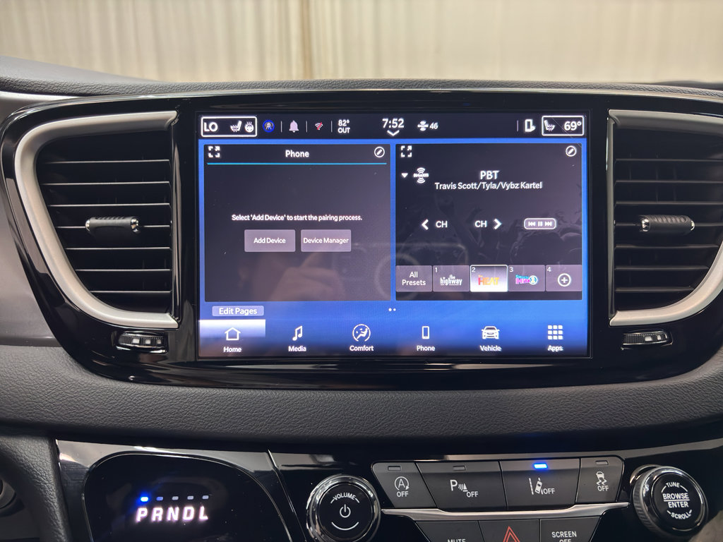 New 2026 Chrysler Voyager LX image 17