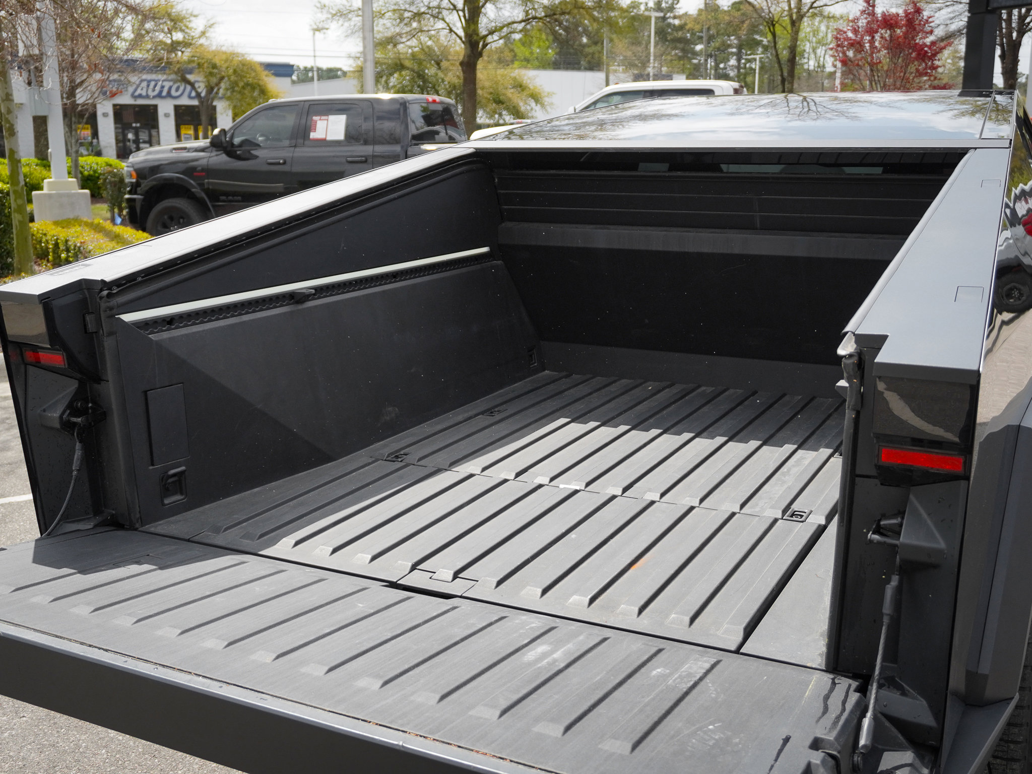 Used 2024 Tesla Cybertruck Cyberbeast image 29