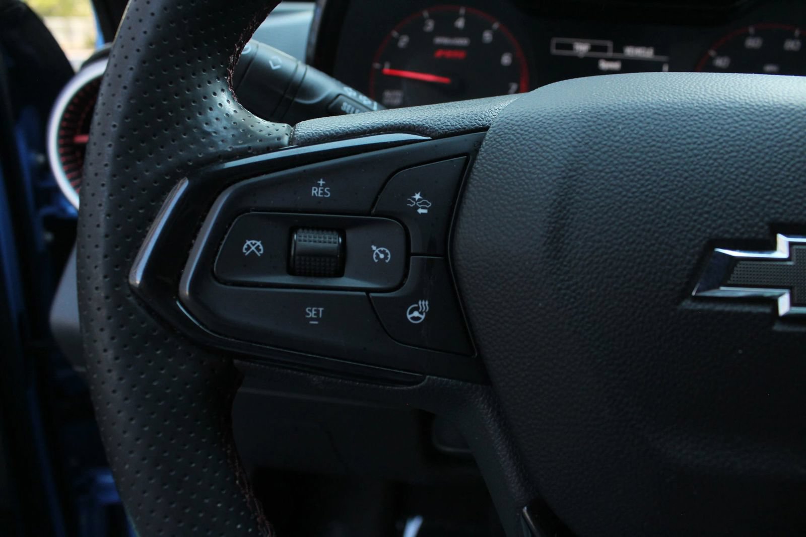 Used 2024 Chevrolet Trax RS FWD image 28
