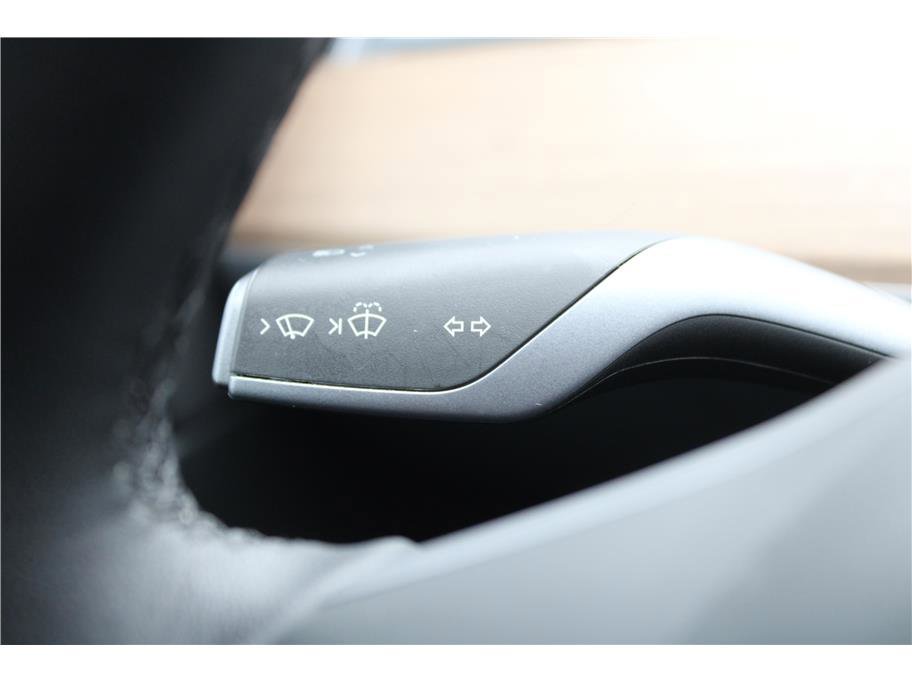 Used 2020 Tesla Model Y Long Range image 18