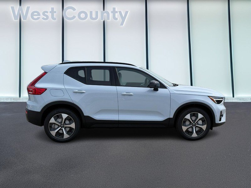 New 2026 Volvo XC40 B5 Plus w/ Protection Package Premier AWD/4WD image 2