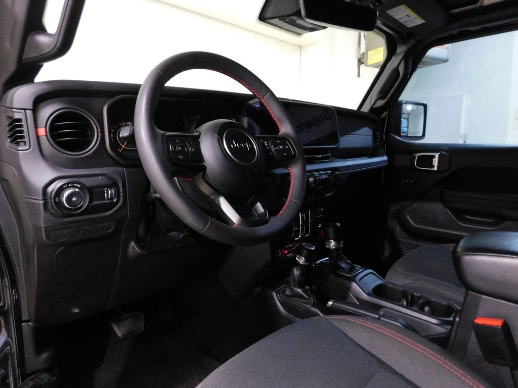 Used 2024 Jeep Wrangler Unlimited Rubicon w/ Technology Group AWD/4WD image 28