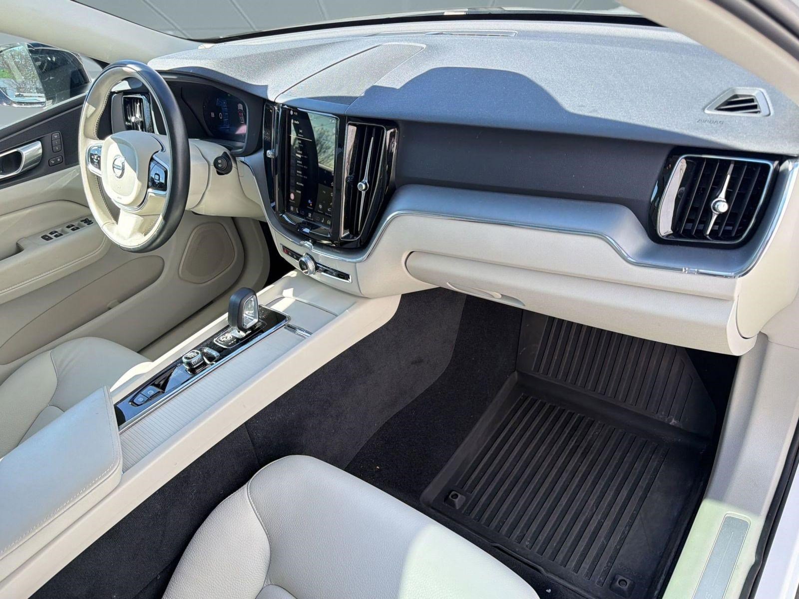 Used 2024 Volvo XC60 T8 Core w/ Protection Package Premier image 31