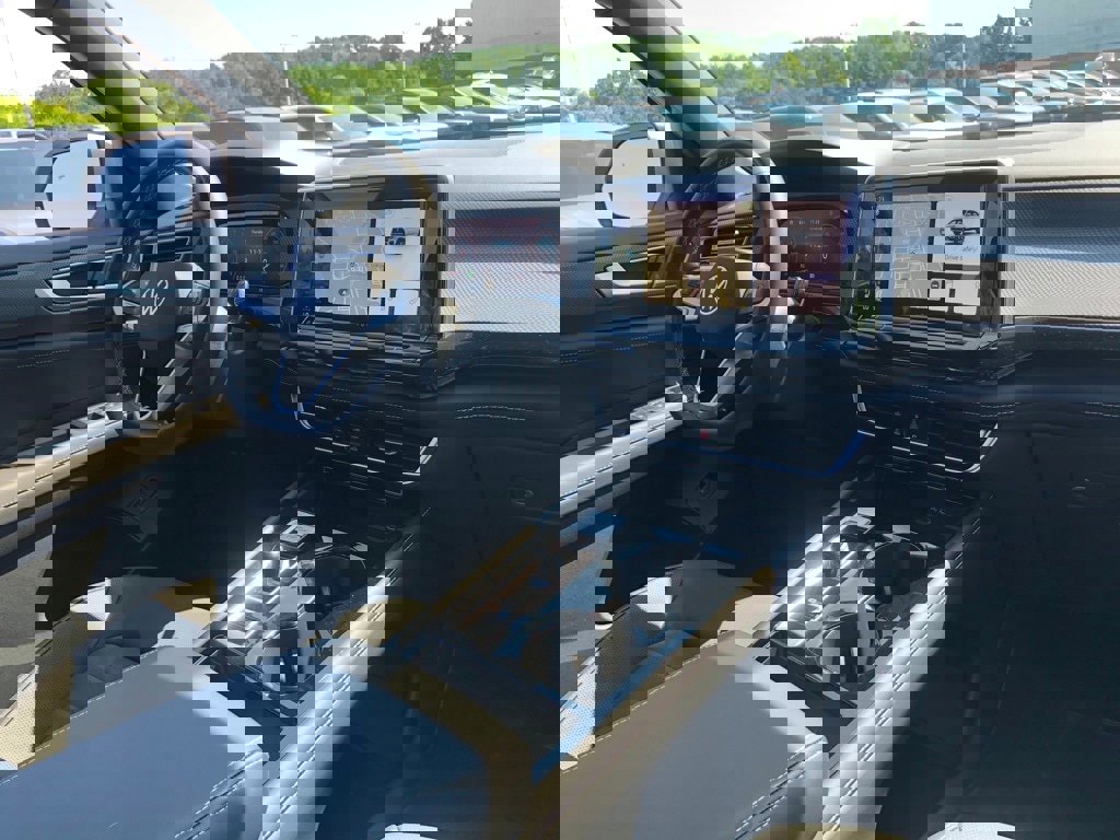 New 2025 Volkswagen Atlas Cross Sport SEL image 19