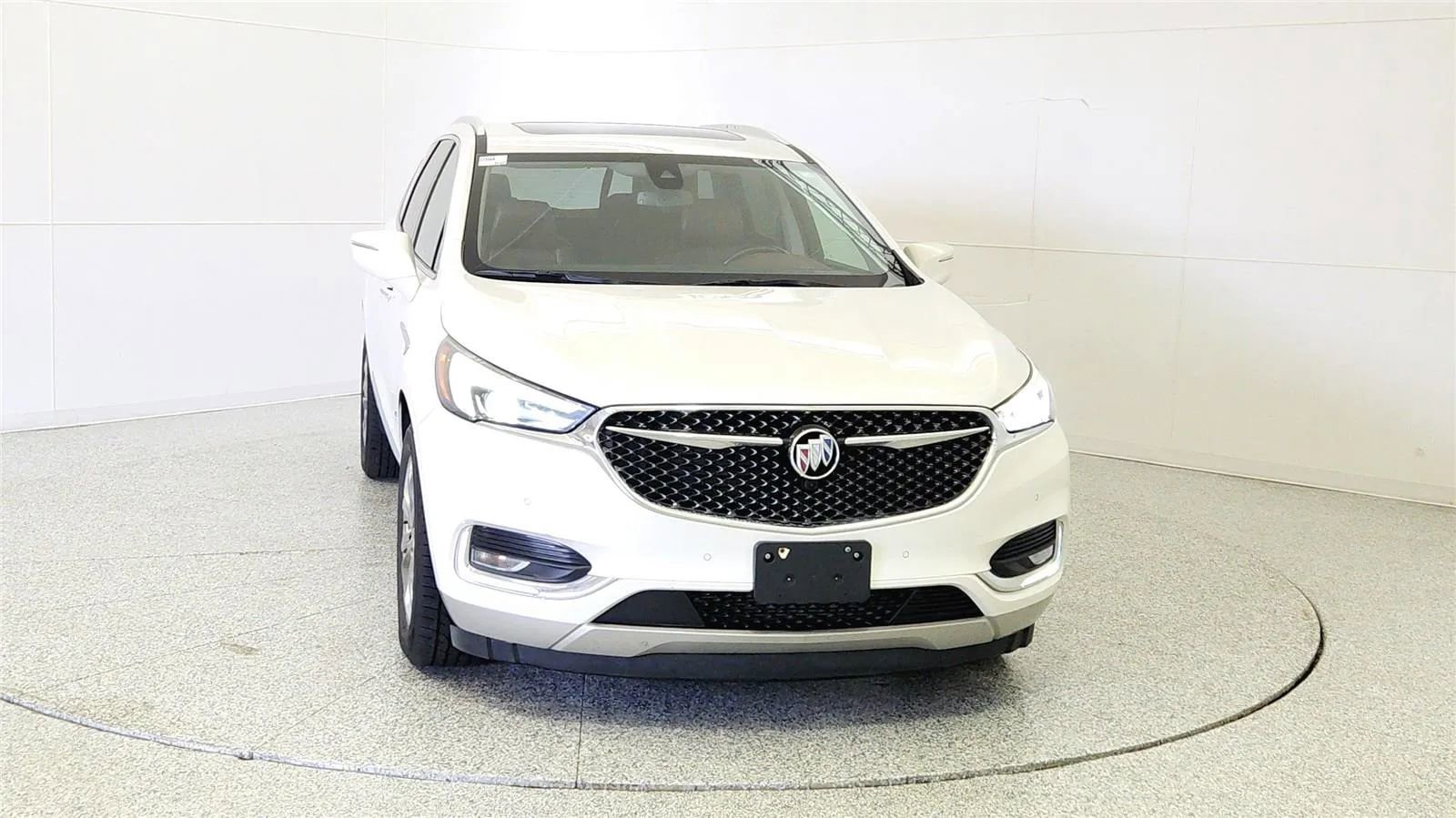 Used 2018 Buick Enclave Avenir w/ Avenir Technology Package image 2