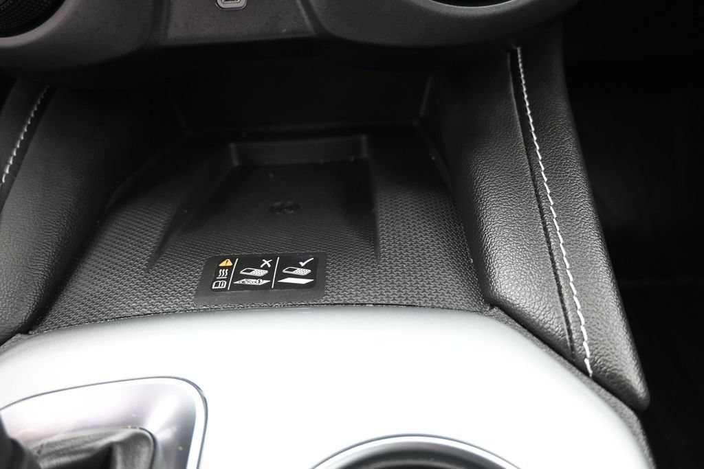 Used 2024 Chevrolet Blazer LT w/ Convenience Package FWD image 3