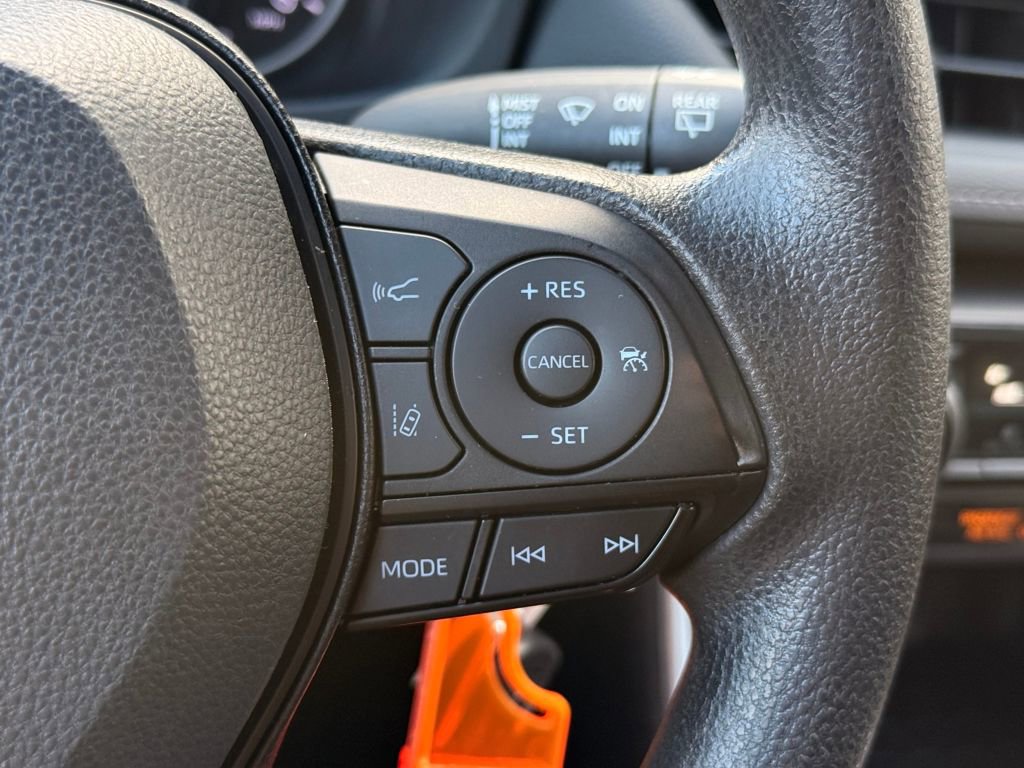 Used 2022 Toyota RAV4 LE image 29