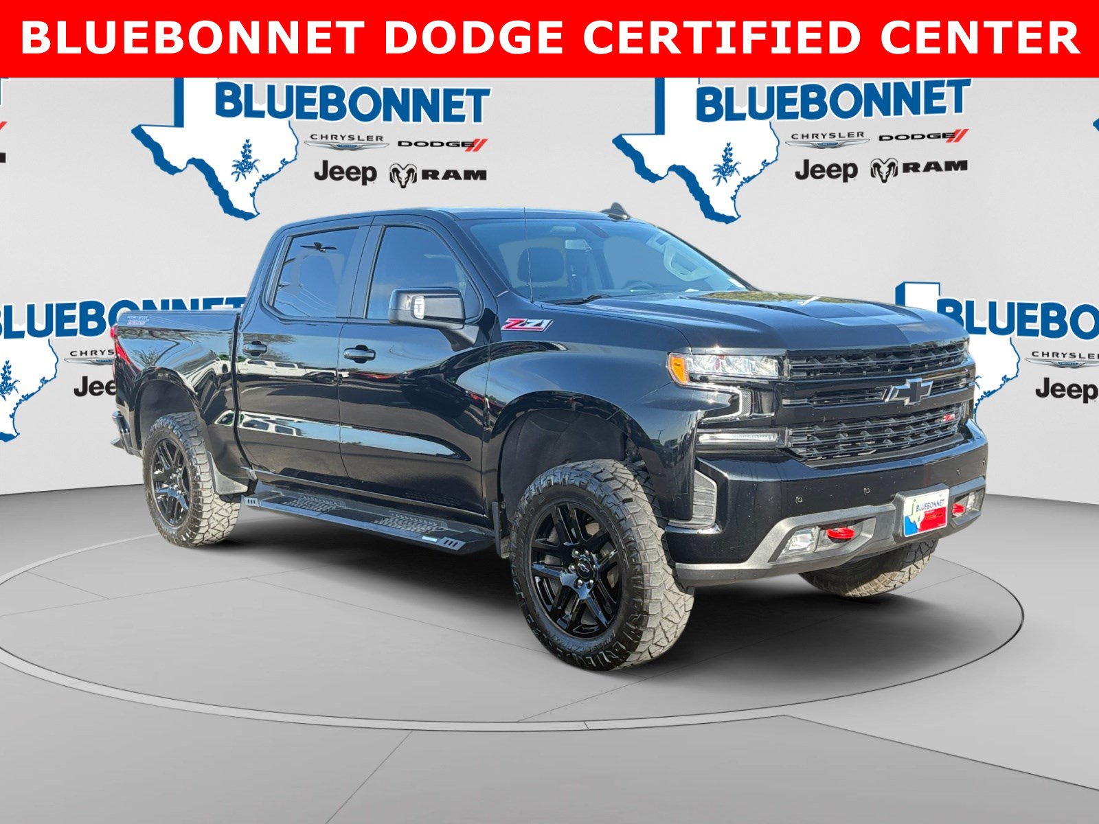 Used 2022 Chevrolet Silverado 1500 LT Trail Boss w/ LT Trail Boss Premium Package AWD/4WD image 3