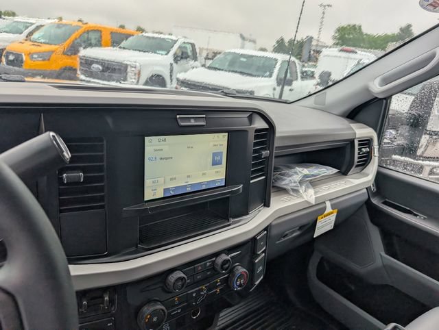 New 2026 Ford F550 4x4 Crew Cab image 21