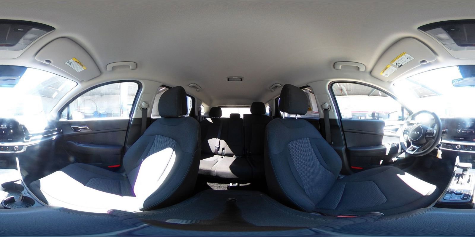 Used 2025 Kia Sportage LX image 40