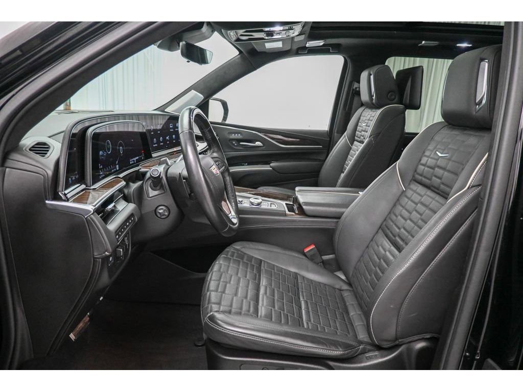 Certified 2024 Cadillac Escalade Sport Platinum w/ LPO, ONYX Package image 38