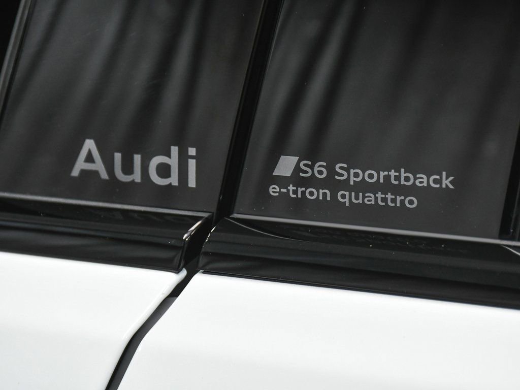 Used 2025 Audi S6 e-tron Prestige w/ 21" Black Optic Package image 14