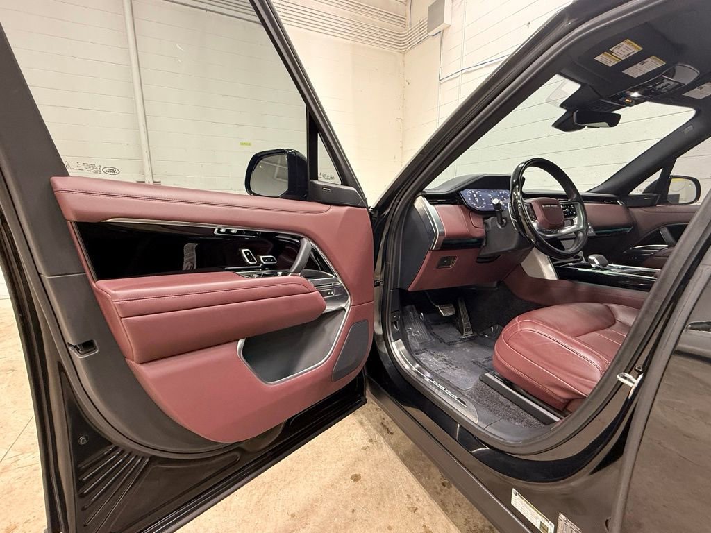 Used 2023 Land Rover Range Rover SE image 31