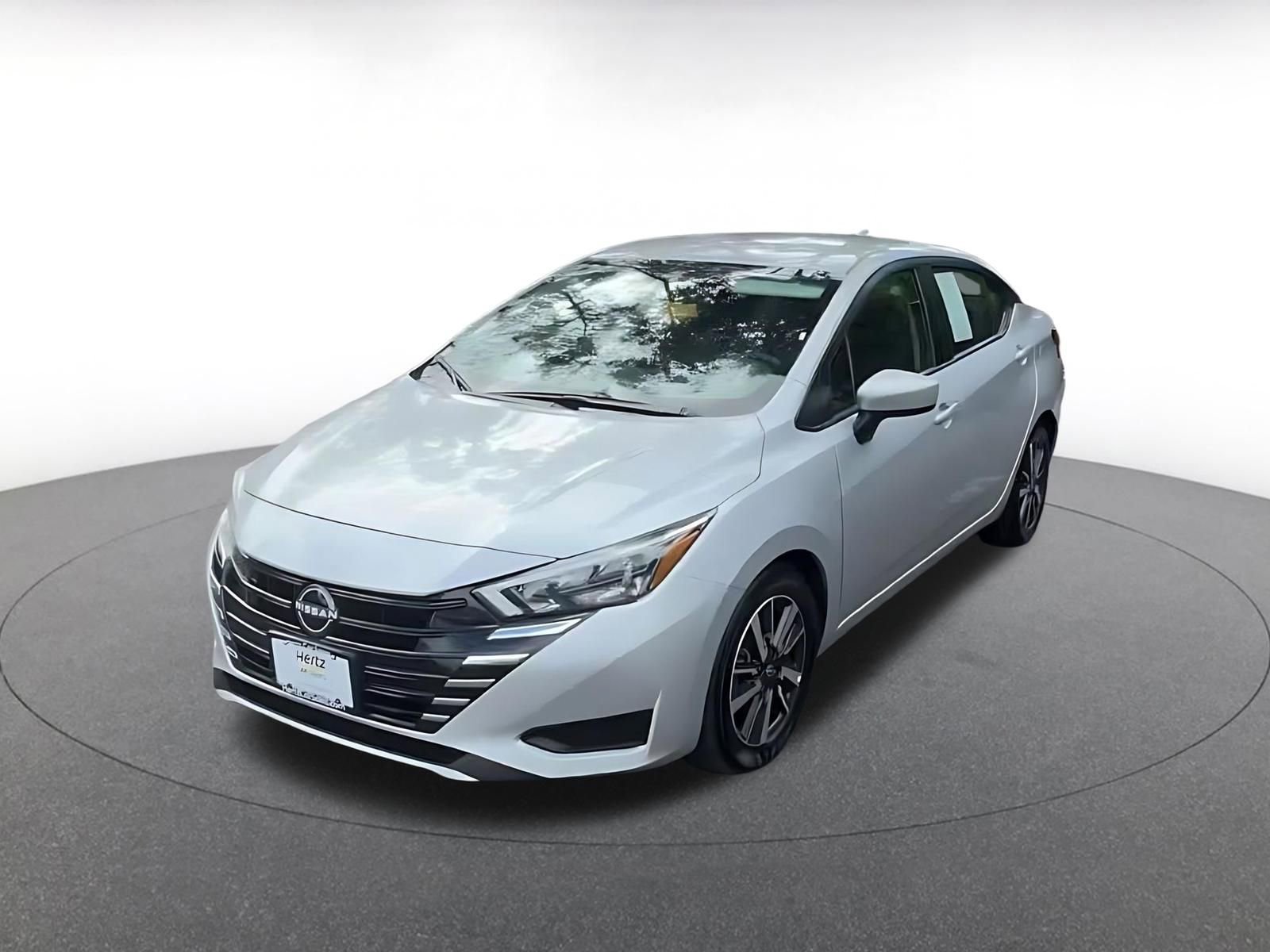 Used 2025 Nissan Versa SV image 7