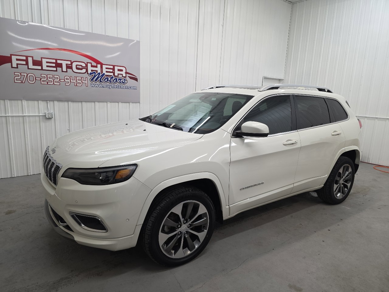 Used 2019 Jeep Cherokee Overland w/ Technology Group image 2