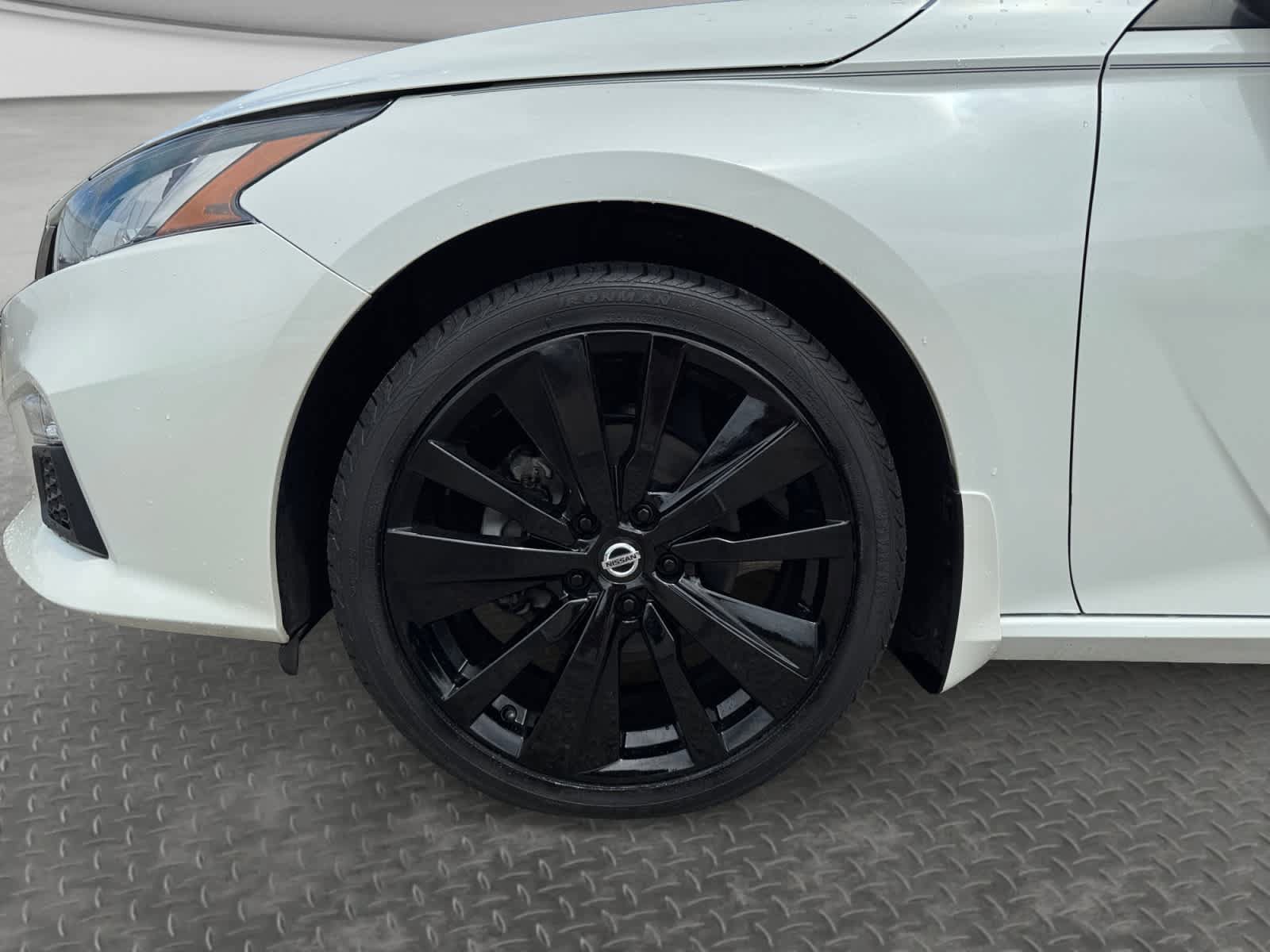 Used 2021 Nissan Altima 2.5 SR w/ SR Premium Package AWD/4WD image 9