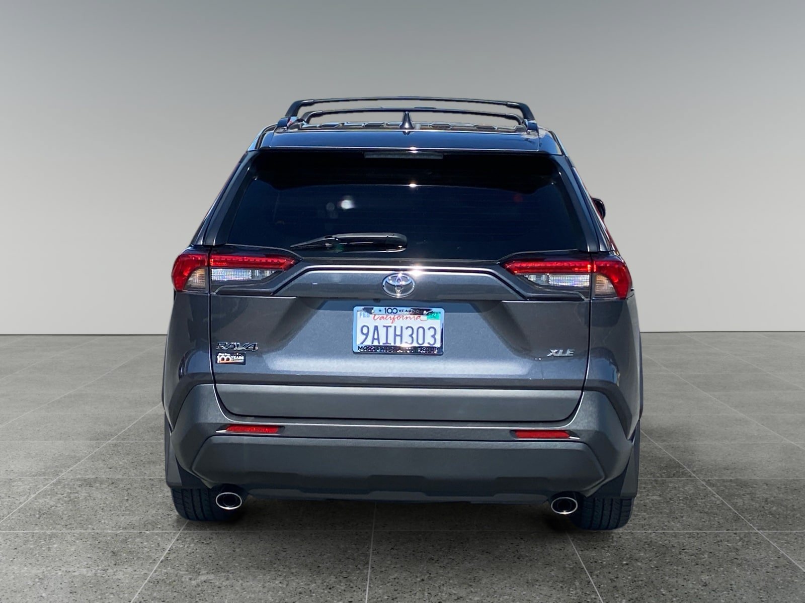 Used 2022 Toyota RAV4 XLE w/ Convenience Package FWD image 4