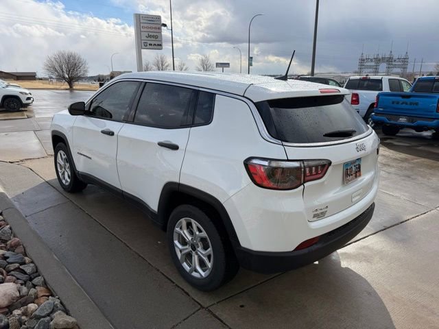 Used 2025 Jeep Compass Sport image 8