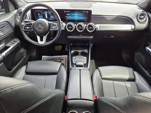 Used 2023 Mercedes-Benz GLB 250 4MATIC w/ Premium Package image 17