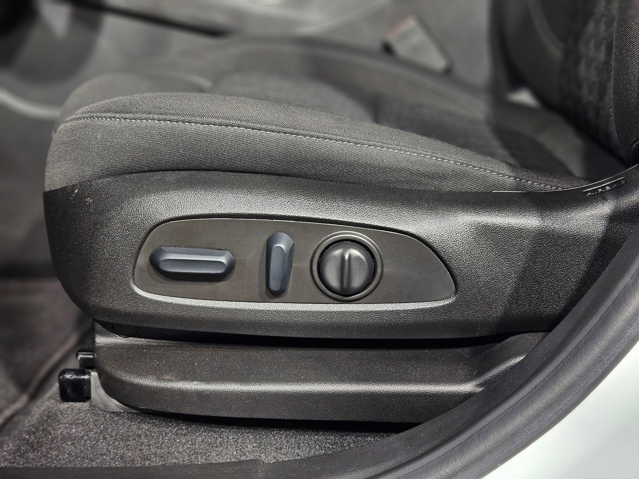 Used 2022 Chevrolet Blazer LT image 22