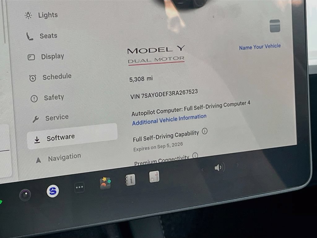 Used 2024 Tesla Model Y Performance AWD/4WD image 11