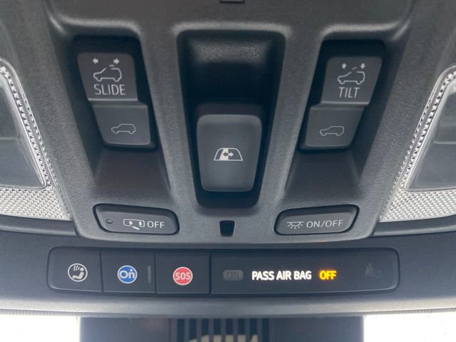 Used 2024 Chevrolet Silverado 2500 ZR2 w/ Technology Package image 32