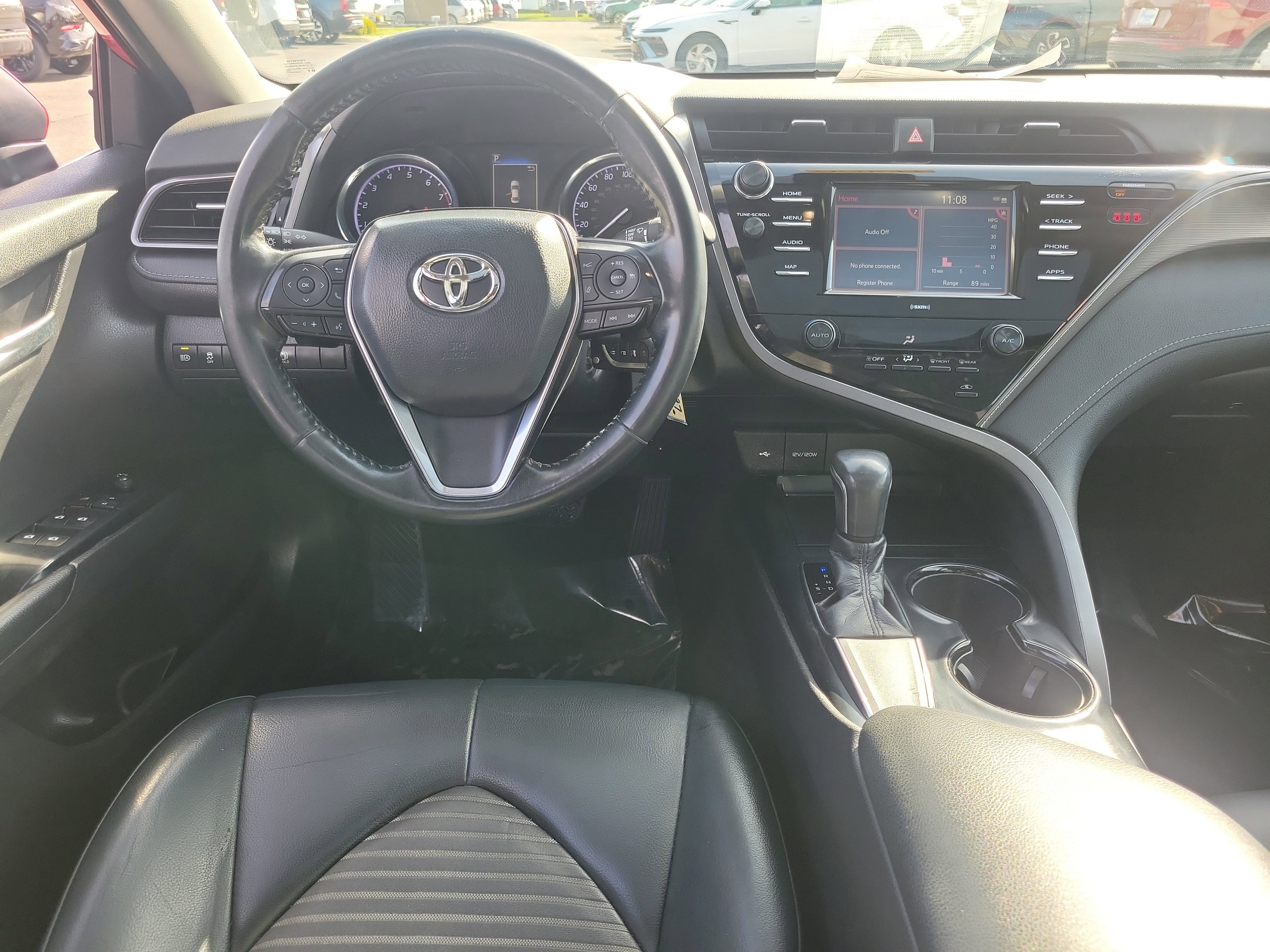 Used 2020 Toyota Camry SE FWD image 10