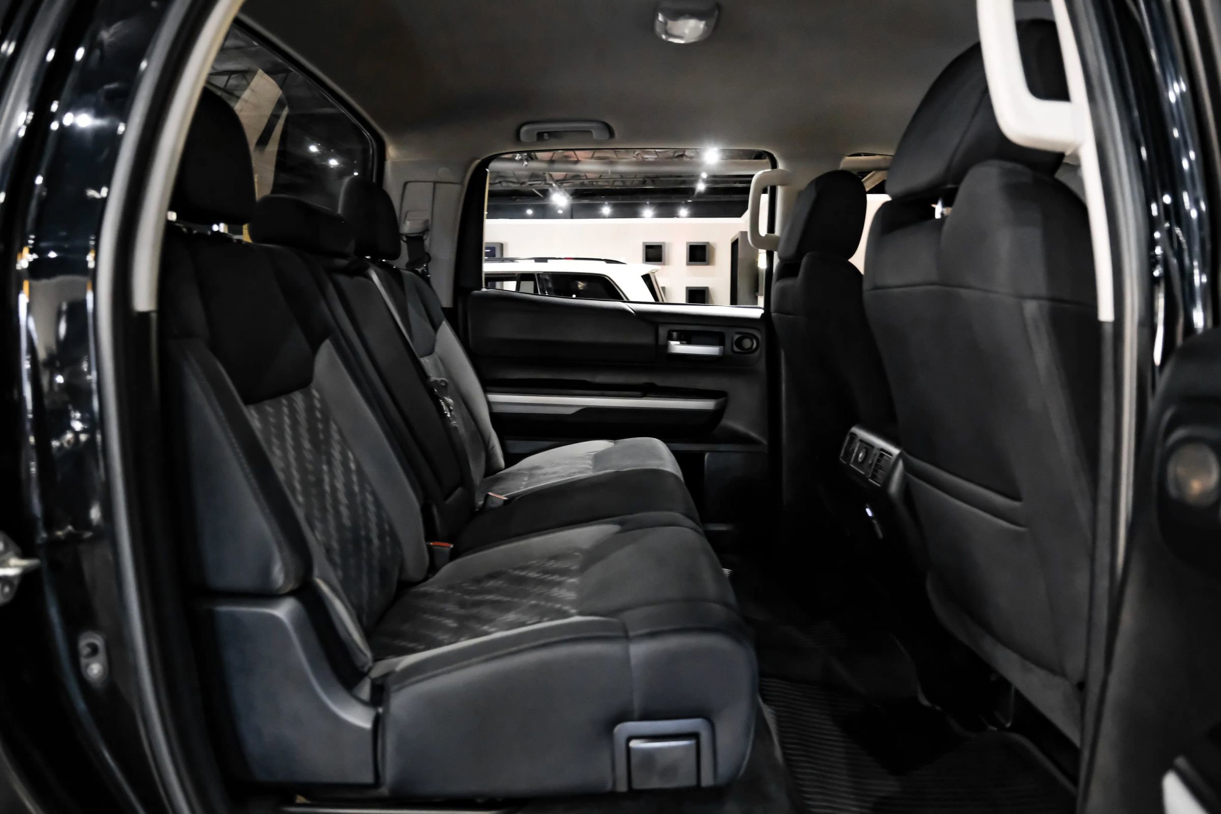 Used 2019 Toyota Tundra SR5 w/ SR5 Upgrade Package AWD/4WD image 46