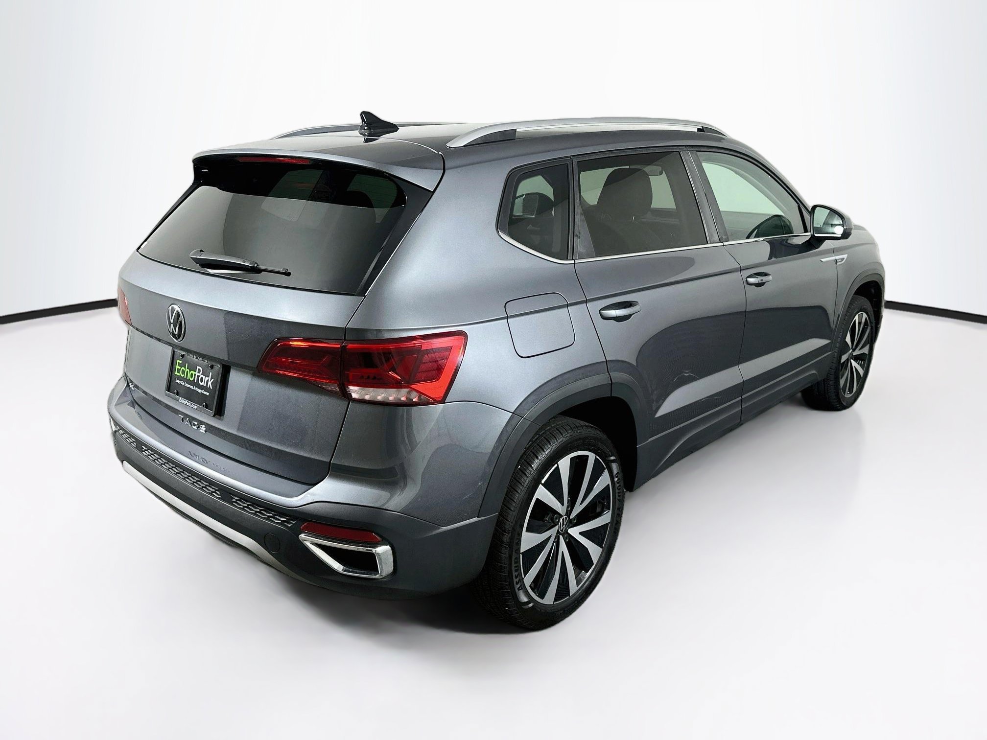Used 2024 Volkswagen Taos SE FWD image 9