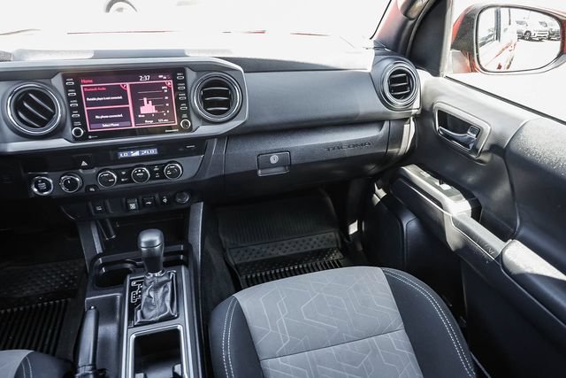 Used 2022 Toyota Tacoma TRD Off-Road AWD/4WD image 18