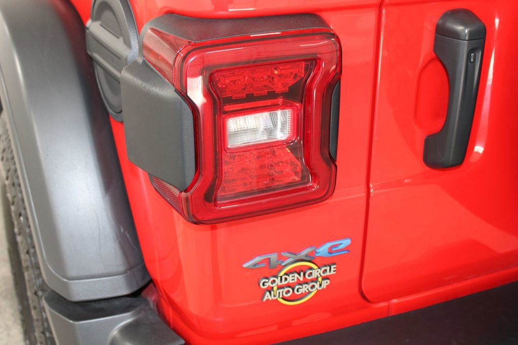 Used 2024 Jeep Wrangler Unlimited Rubicon 4xe image 17