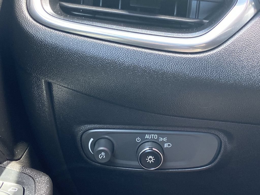 Used 2019 Chevrolet Equinox LT FWD image 13