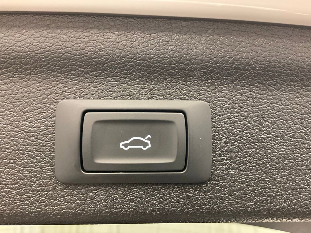 Used 2025 Audi Q3 2.0T Premium image 27