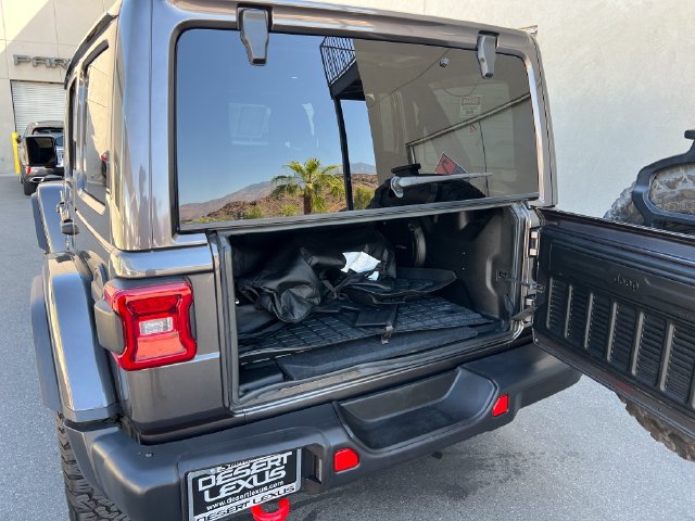 Used 2018 Jeep Wrangler Unlimited Sahara AWD/4WD image 17