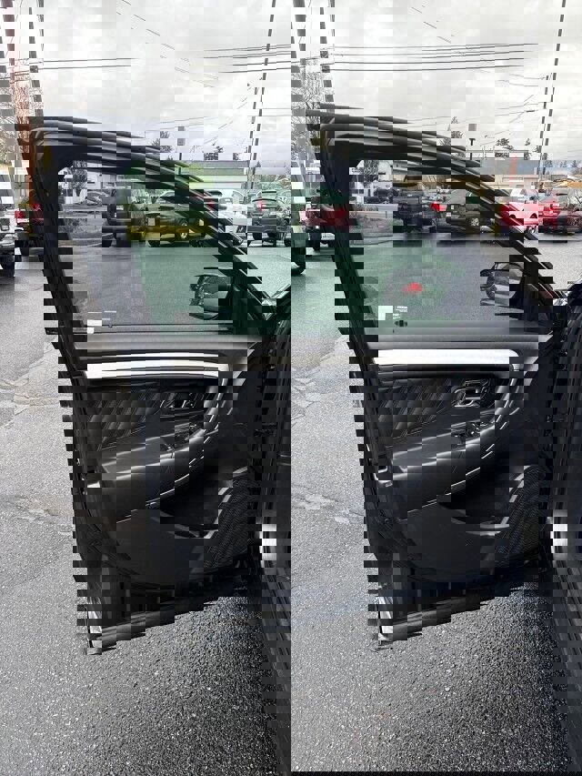 Used 2016 Ford Taurus SEL w/ Equipment Group 201A image 9