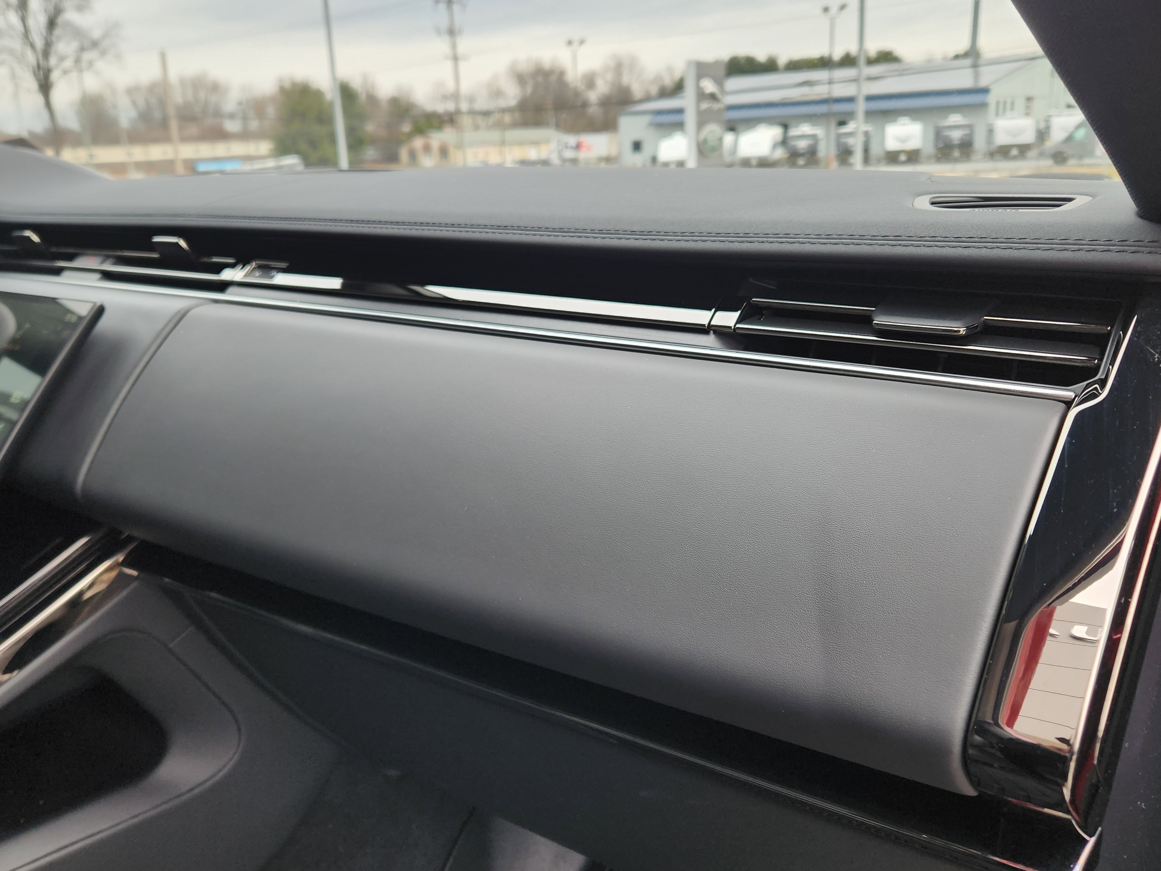 Used 2024 Land Rover Range Rover Sport SE image 15