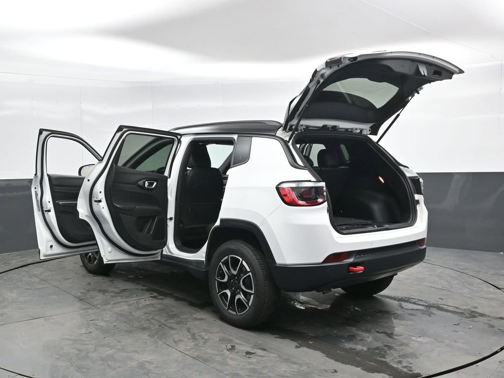 Used 2025 Jeep Compass Trailhawk image 53